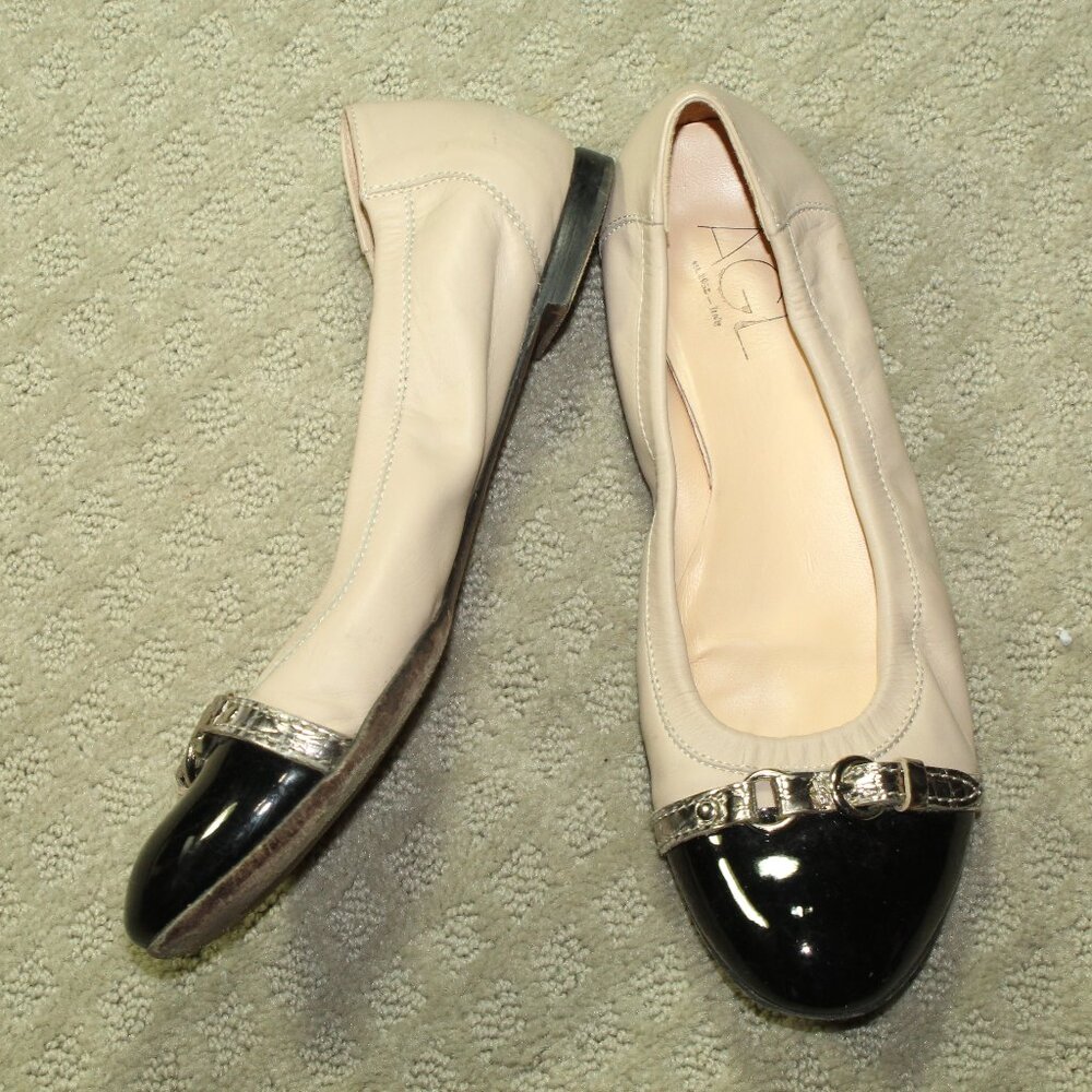 AGL Flats Size 39.5 Beige w Black Ballet Cap Toe Buckle Patent Leather Slip-On